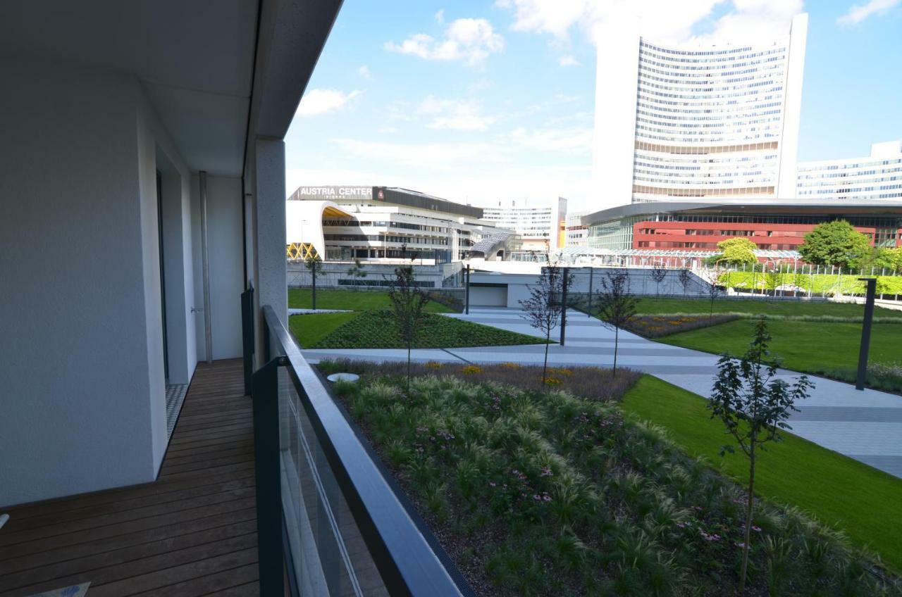 Apartment With Parking On Premise Vienna Exterior photo