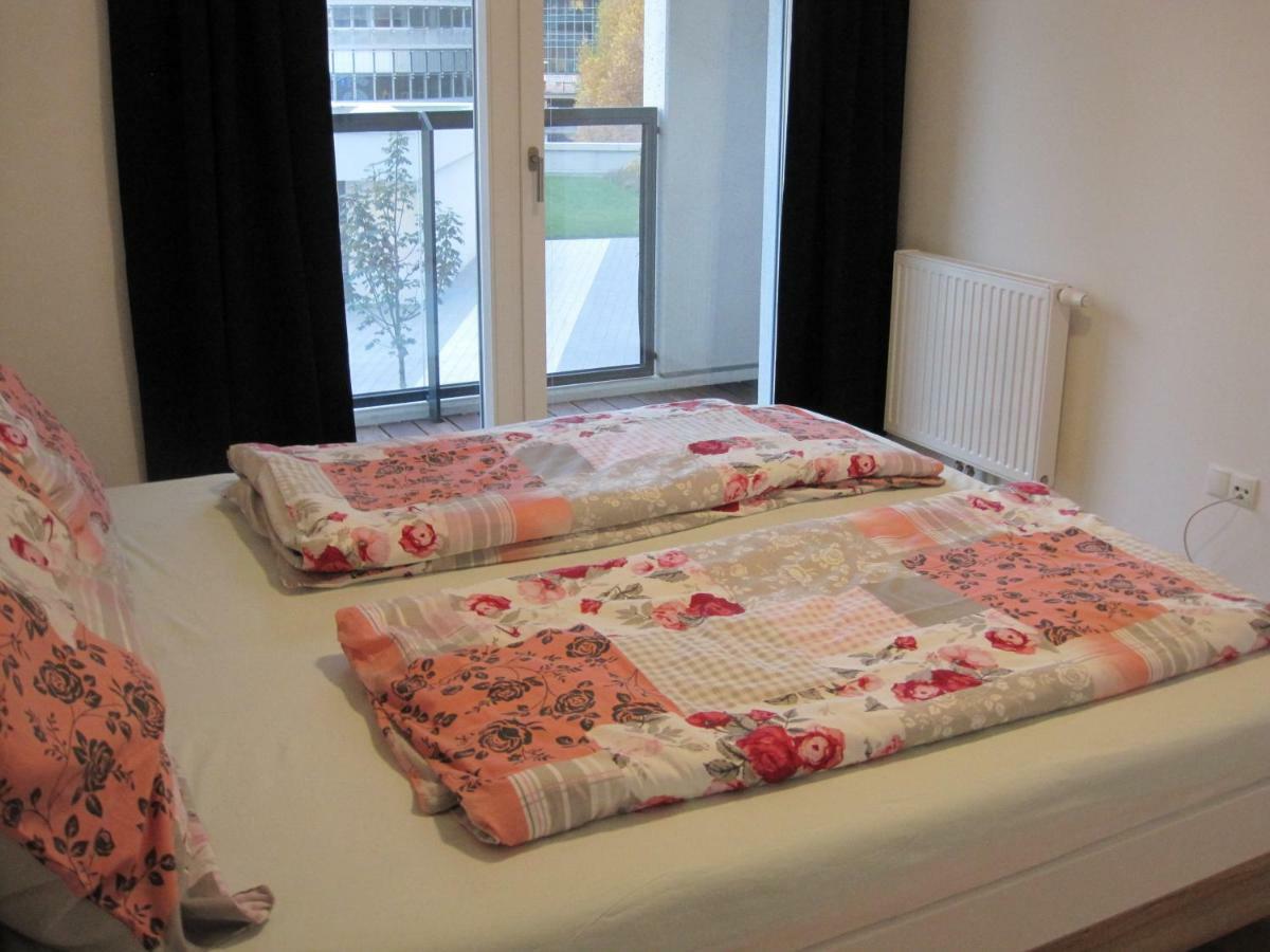 Apartment With Parking On Premise Vienna Exterior photo